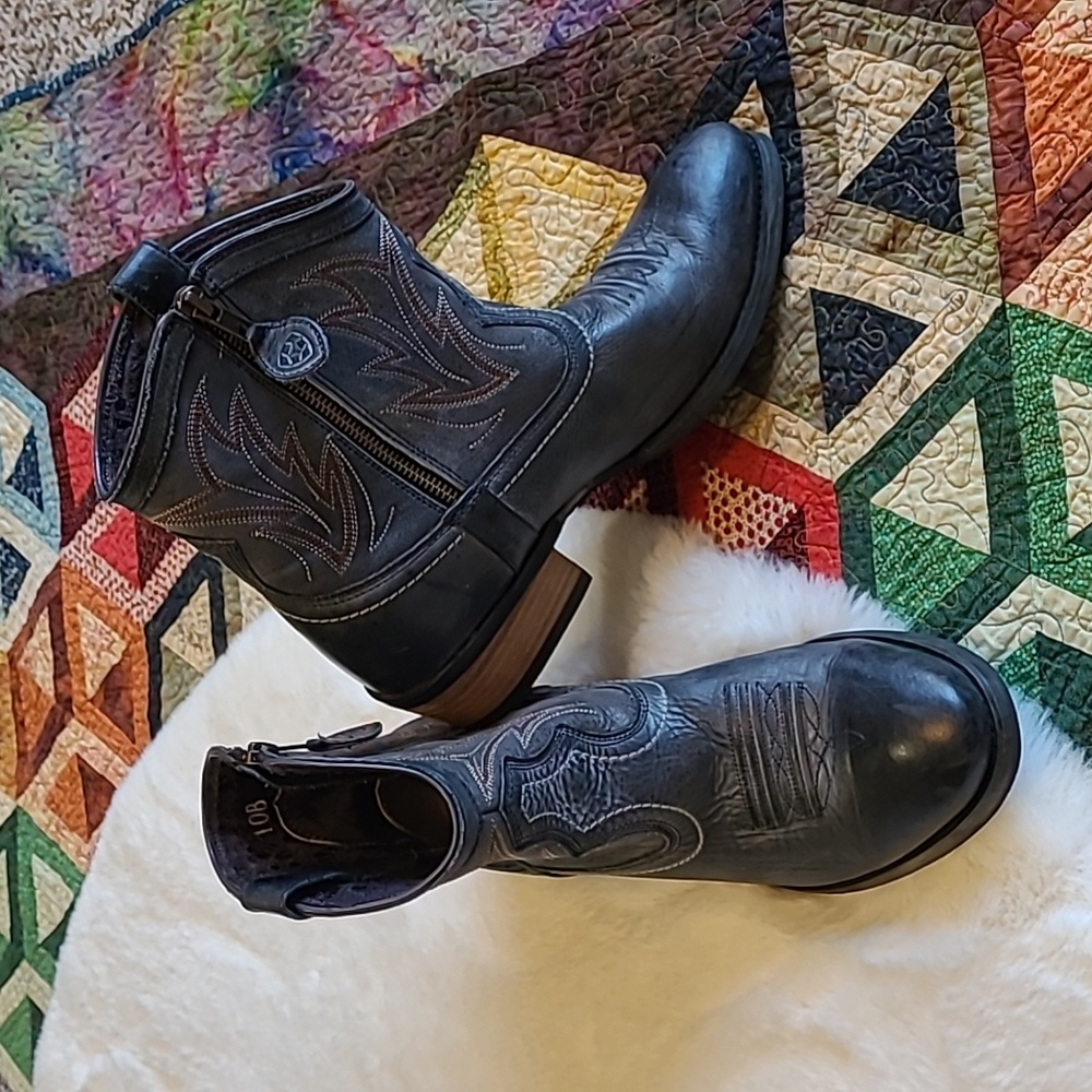 Ariat Darlin Embroidered Country Western Leather Cowboy Short Boots 10